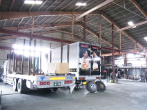 整備・架装レーンの内観